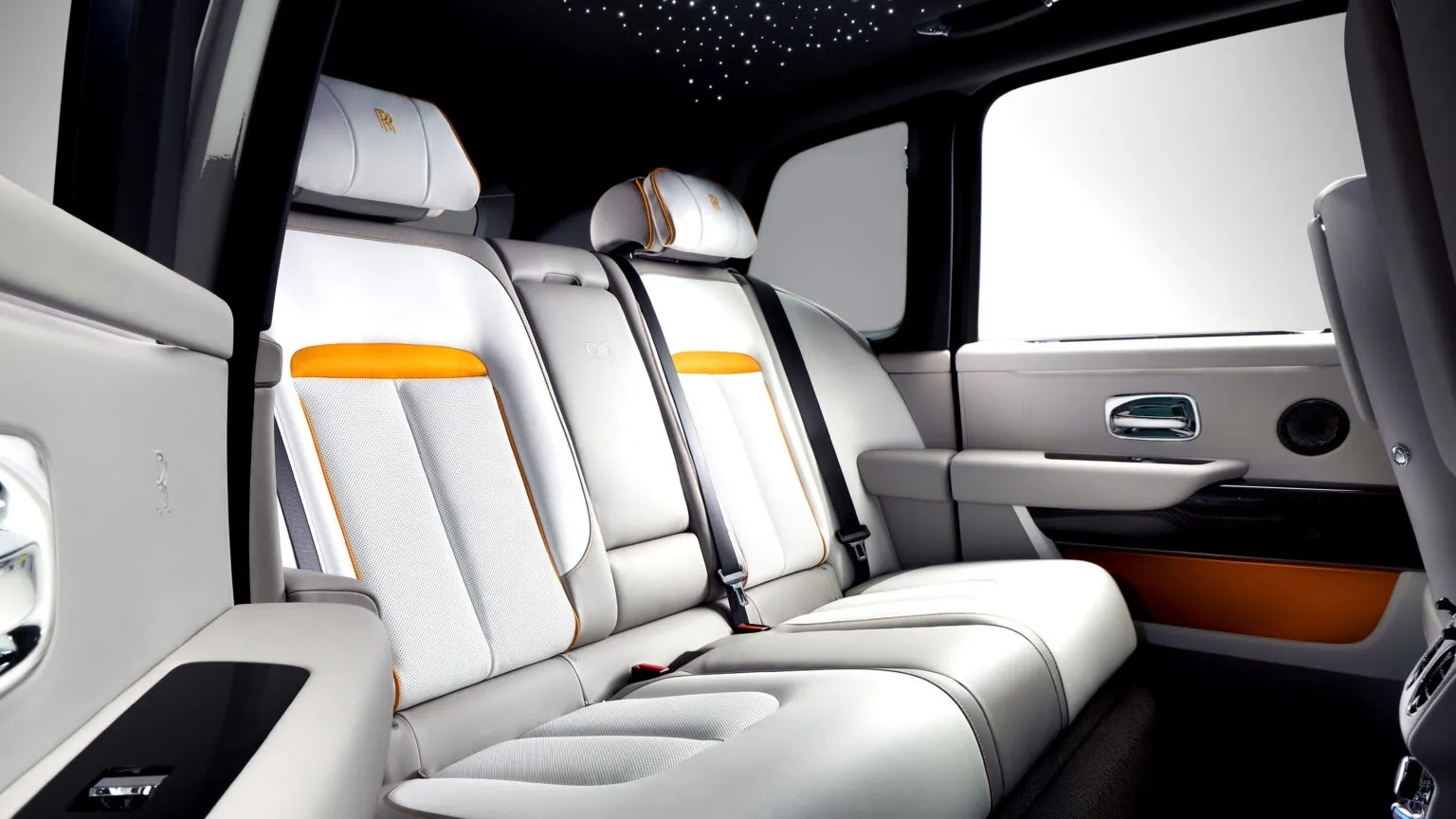 Hơn 100 chiếc Rolls-Royce Cullinan không thể bảo vệ người ngồi hàng ghế sau nếu xảy ra tai nạn, muốn sửa phải chờ đến tháng 5- Ảnh 1.