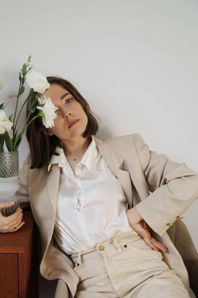 Hè sắp đến rồi, đây là 3 kiểu sơ mi trắng amp;#34;hack tuổiamp;#34; đỉnh cao, toát lên khí chất thanh lịch tự nhiên - 1