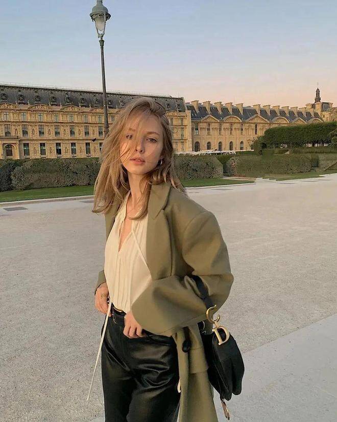 Hè sắp đến rồi, đây là 3 kiểu sơ mi trắng amp;#34;hack tuổiamp;#34; đỉnh cao, toát lên khí chất thanh lịch tự nhiên - 10