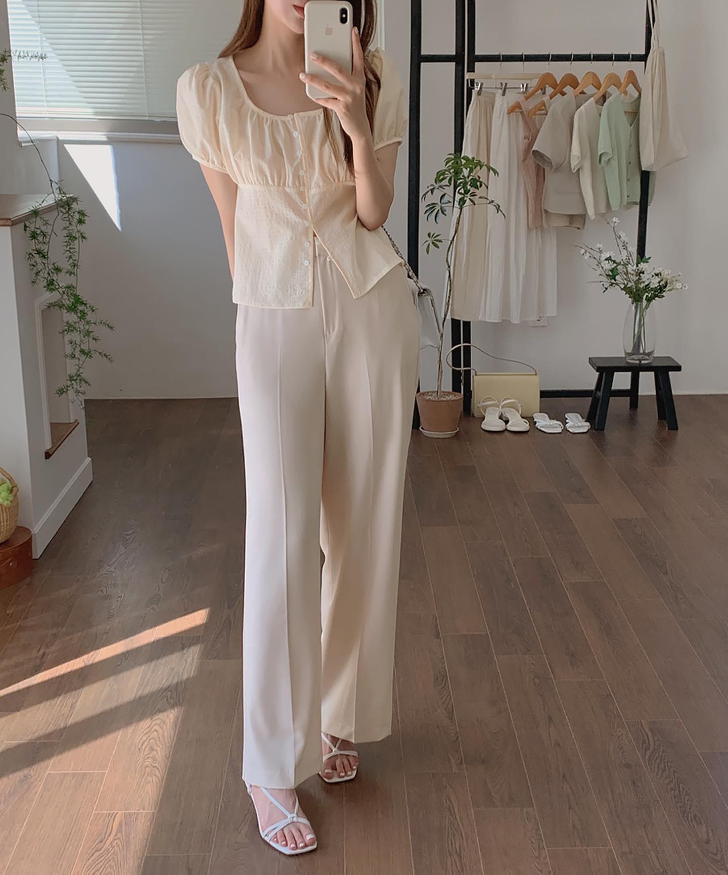 Thích mang sandal vào mùa Hè, chị em phối cùng 5 kiểu này là chuẩn hết ý: Vừa thoải mái lại hợp mọi hoàn cảnh - 1