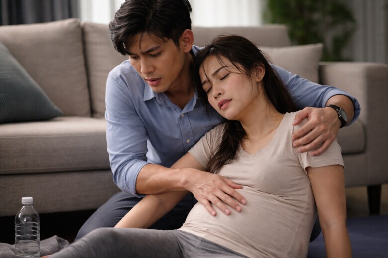 Giữa trưa gọi điện về bỗng nghe tiếng thở lạ của vợ, tôi lao ngay về nhà thì chết trân trước cảnh tượng trước mắt - 3