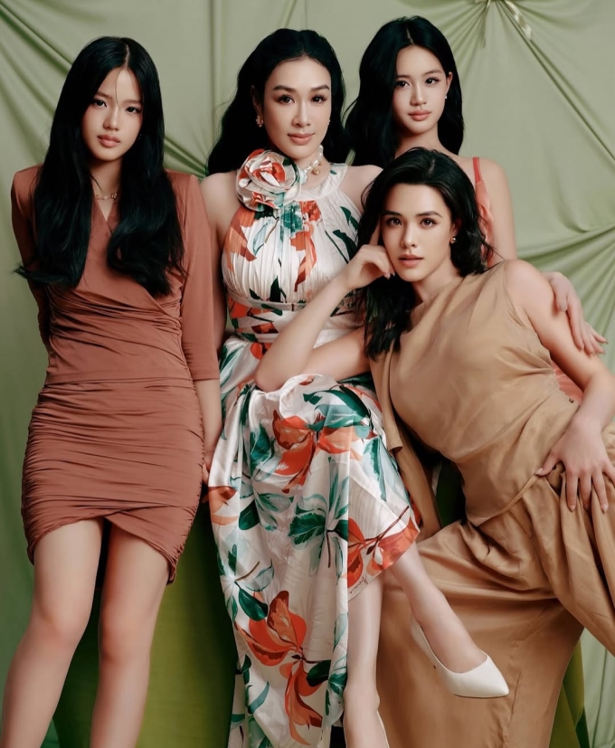 Lệ Đề và các con chụp hình tạp chí dịp Ngày của mẹ năm 2025. Ảnh: TOP