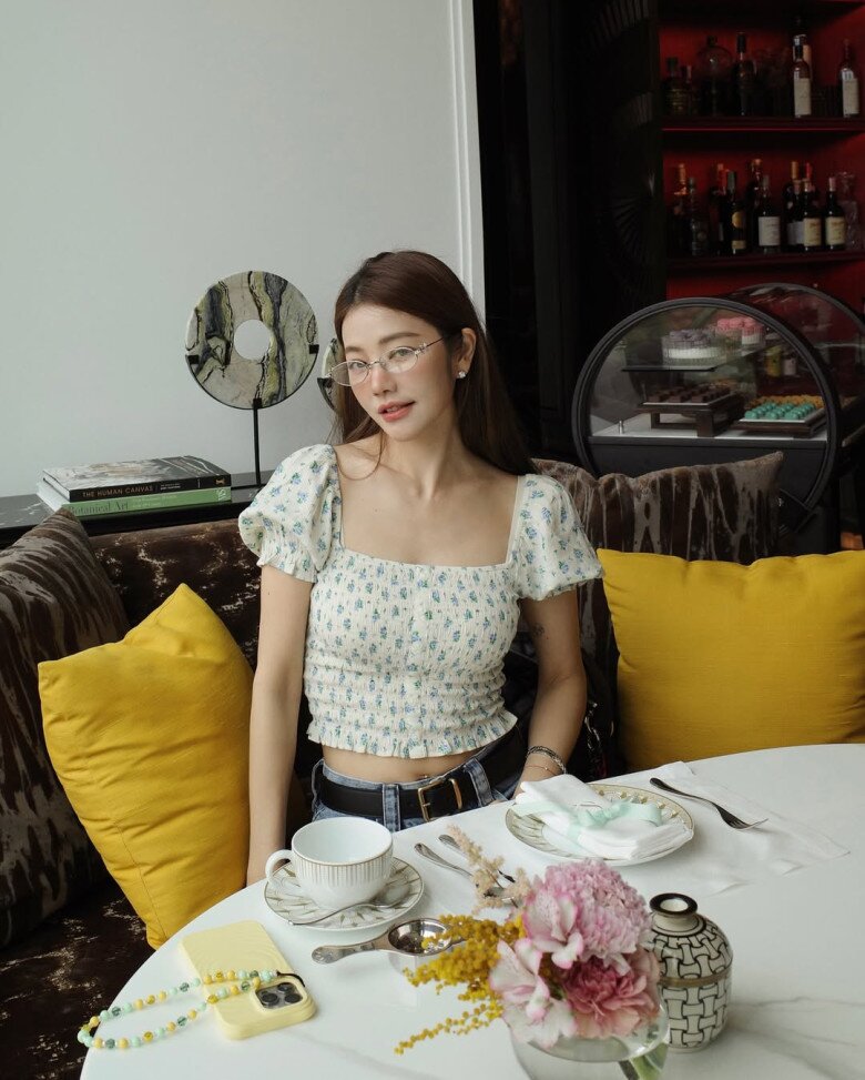 Lure Hsu trở thành hiện tượng mạng từ năm 2017 và đến nay vẫn hot vì nhan sắc trẻ trung bất ngờ.