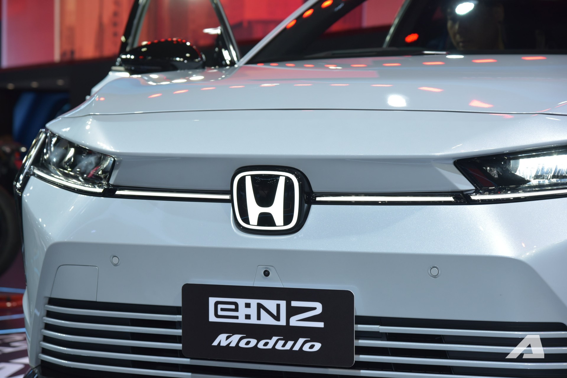 Ảnh thực tế Honda e:N2 giá quy đổi từ hơn 1,1 tỷ đồng: Ngang cỡ CR-V, dáng chất chơi kiểu Peugeot 408, chạy 530km/sạc- Ảnh 9.