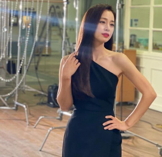 Ngọc nữ nhiều người theo đuổi nhưng chọn sinh con với trai nghèo, rời showbiz sống sướng trong biệt thự 46 tỷ ở Mỹ - 5