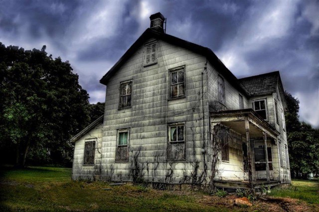 Âm khí là một dạng trường năng lượng mang tính âm. Dù là các công trình xây dựng, cơ thể con người, động vật hay máy móc… vì một lý do nào đấy cũng đều có mang âm khí trong mình, do đó nên tìm cách kiểm tra nhà có âm khí hay không càng sớm càng tốt.