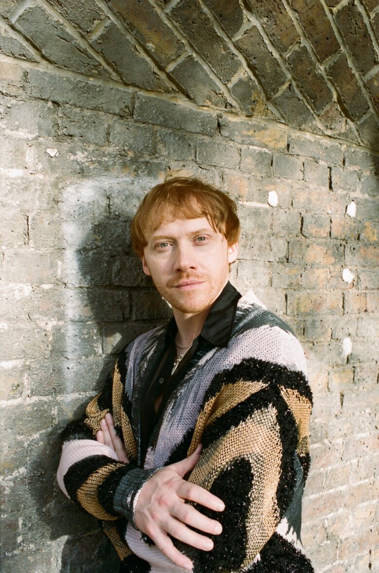 Rupert Grint cũng đã viết một bức thư cho “truyền nhân” -  Alastair Stout khi hay tin cậu bé này đảm nhận vai Ron Weasley.