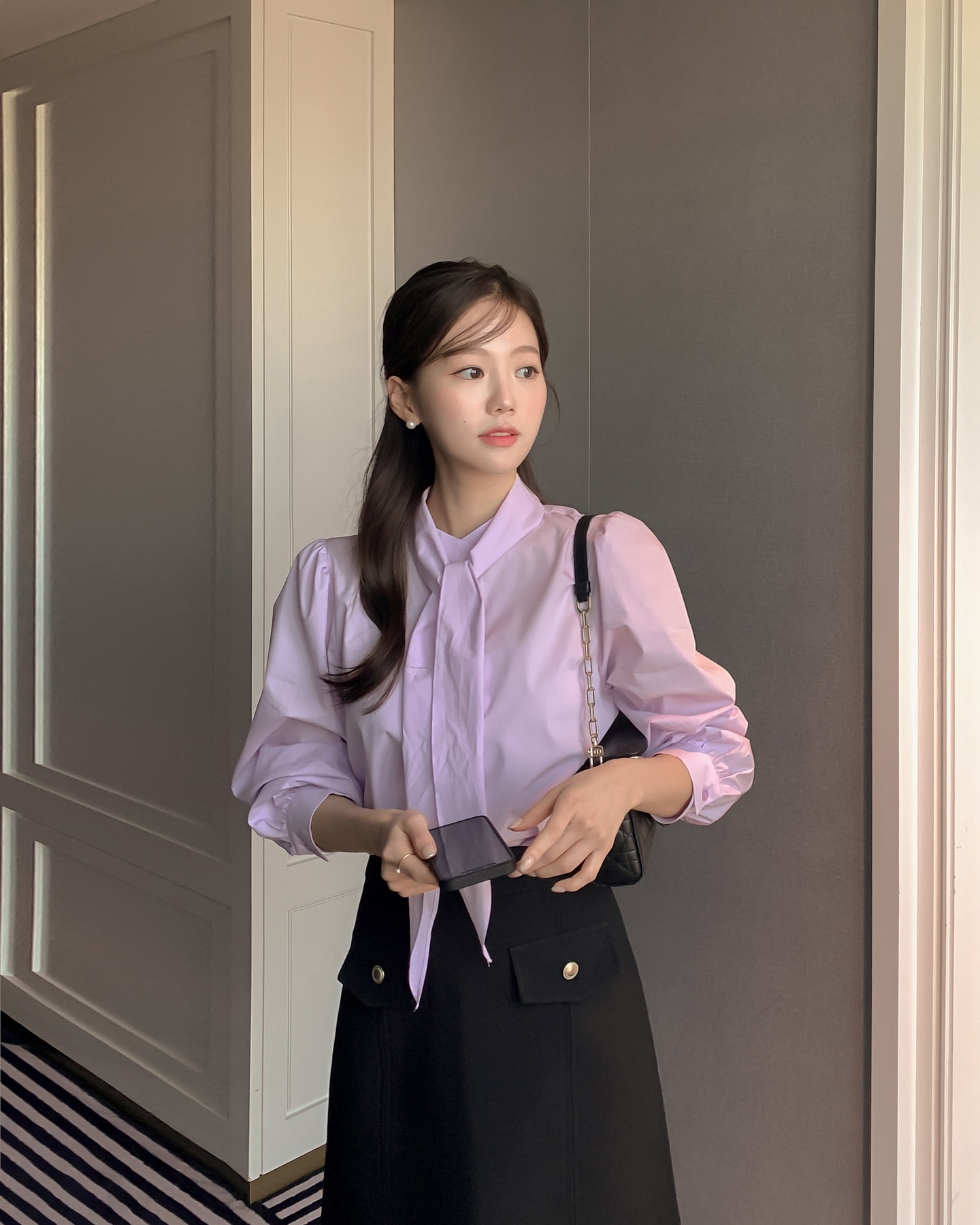 Không cần mua nhiều, 5 món đồ này đủ để chị em công sở tha hồ mặc đẹp cả năm mà chẳng lo nhàm chán - 1