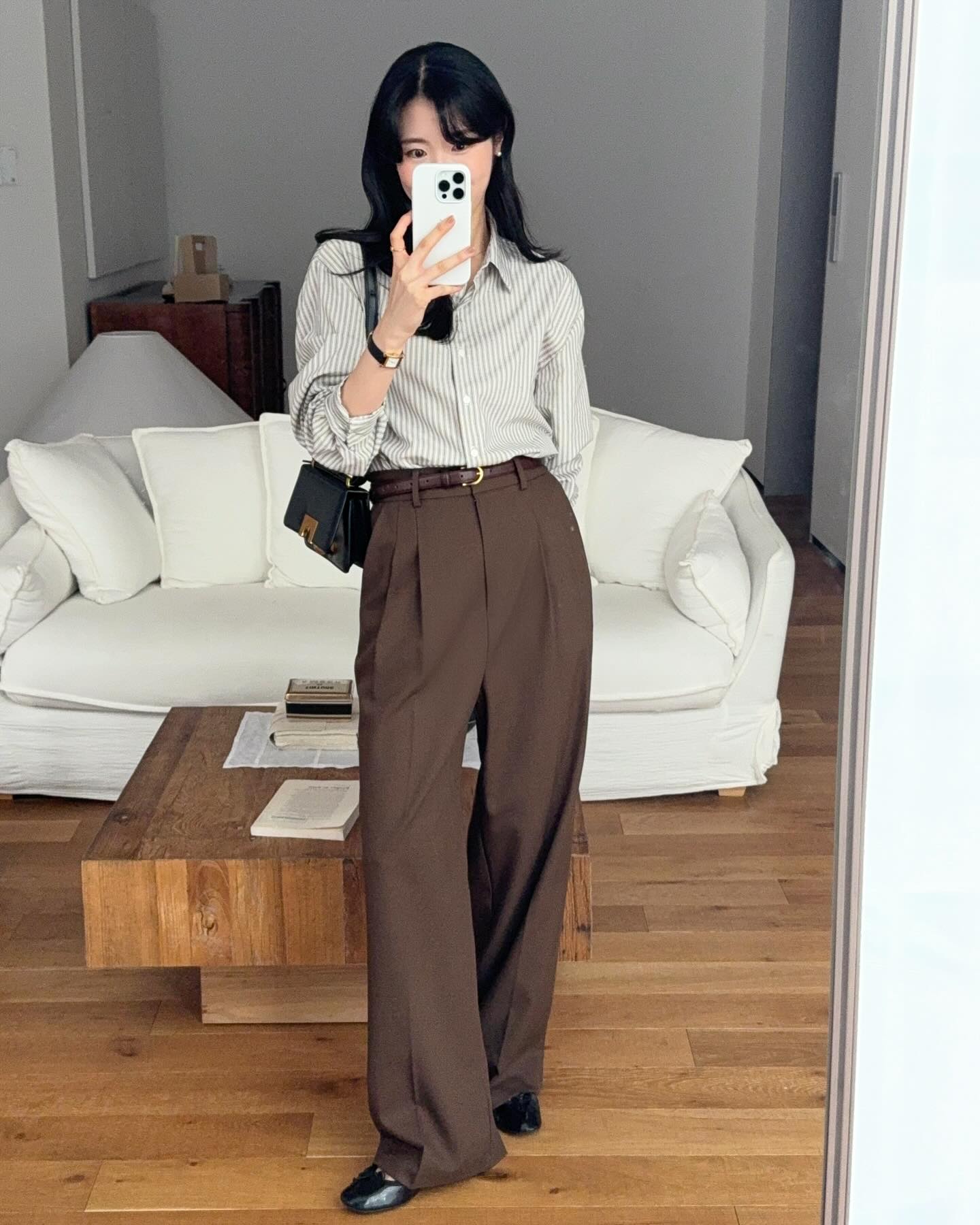 Không cần mua nhiều, 5 món đồ này đủ để chị em công sở tha hồ mặc đẹp cả năm mà chẳng lo nhàm chán - 15