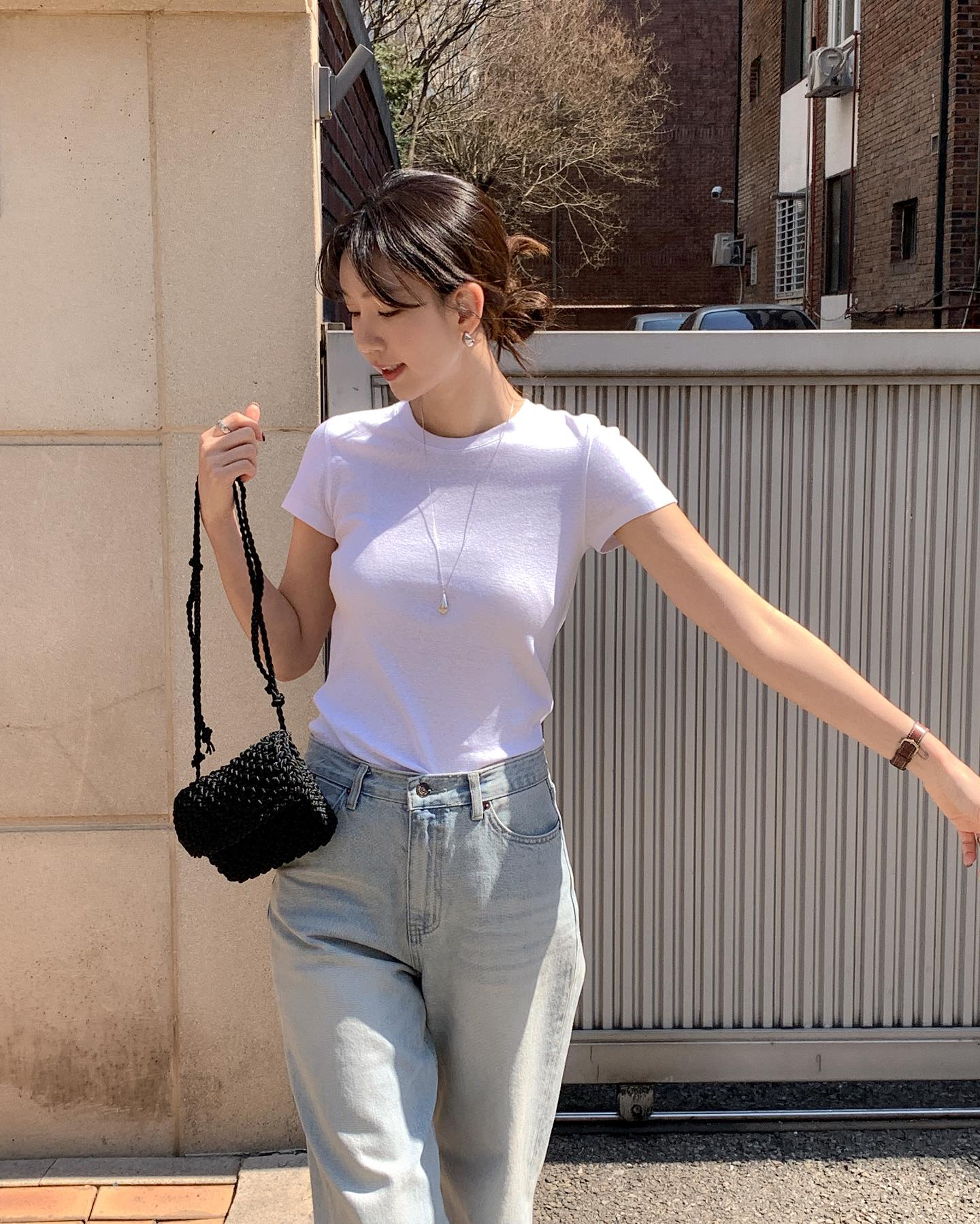 Mê diện quần jeans đi làm, chị em phối cùng 4 kiểu áo này vừa ghi điểm tuyệt đối lại tôn dáng hơn hẳn - 8