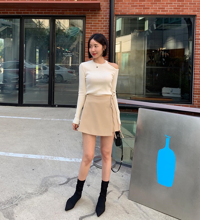 Không cần cầu kỳ, 4 outfit công sở ngày Hè này giúp chị em vừa mát mẻ lại tươi tắn, diện lên xinh xắn hẳn - 5