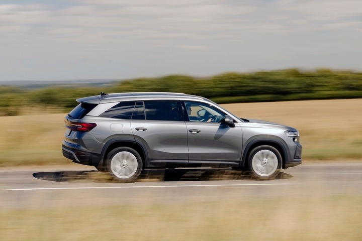 Top xe SUV hybrid tiết kiệm nhiên liệu đáng mua nhất 2026- Ảnh 4. Top xe SUV hybrid tiết kiệm nhiên liệu đáng mua nhất 2026- Ảnh 4.