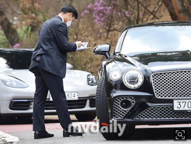 Soi dàn xe cực xịn trong đám cưới thế kỷ của Hyun Bin - Son Ye Jin: Toàn xe sang và xe siêu sang, ước tính giá lên tới hàng trăm tỷ đồng - Ảnh 2.