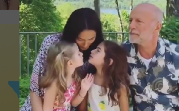 Bruce Willis bên vợ và con gái