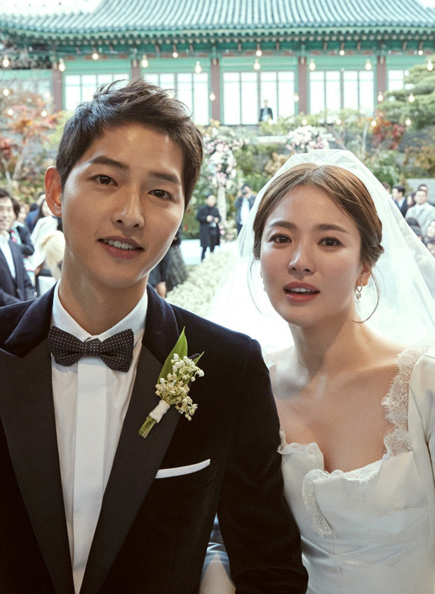 Song Joong Ki lần đầu lộ diện sau màn off hội tình cũ của Song Hye Kyo ở đám cưới Hyun Bin: U40 mà ngoại hình đỉnh thế này? - Ảnh 6.