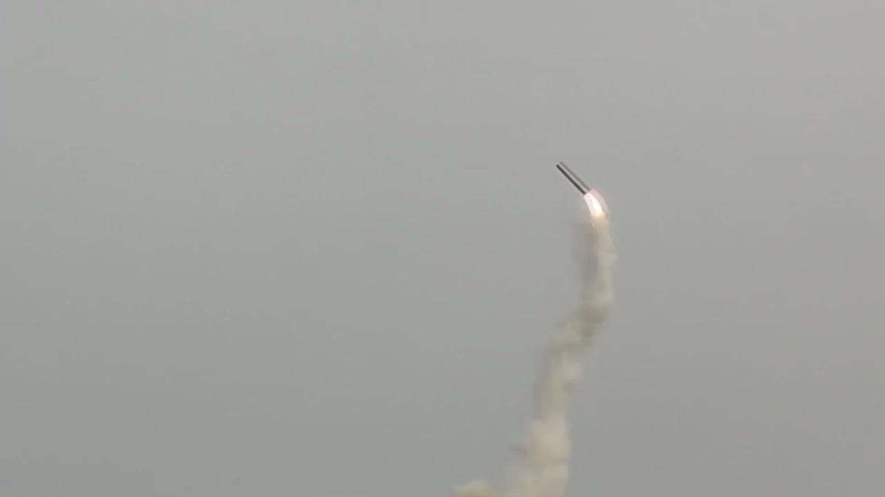 Tên lửa siêu thanh Nga tập kích căn cứ lính đánh thuê Ukraine