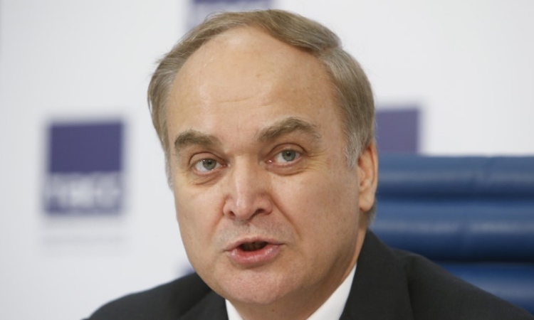 Ông Anatoly Antonov phát biểu trong một cuộc họp báo ở Moskva, Nga, hồi tháng 3/2015. Ảnh: Reuters.