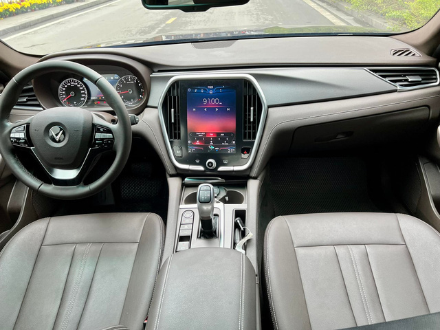 Sau 10.000km, VinFast Lux A2.0 có giá hấp dẫn hơn cả Kia Optima bản tiêu chuẩn - Ảnh 3.