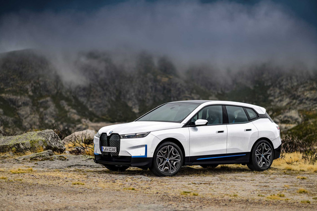 CEO BMW: Xe điện là tương lai, nhưng còn quá sớm để cấm xe xăng dầu - Ảnh 1.
