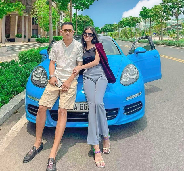 Bà trùm gia công mỹ nghệ khoe nhận McLaren 720S sau vài ngày chốt đơn, ngoại thất chiếc xe là điều gây chú ý hơn cả - Ảnh 3. Bà trùm gia công mỹ nghệ khoe nhận McLaren 720S sau vài ngày chốt đơn, ngoại thất chiếc xe là điều gây chú ý hơn cả - Ảnh 3.