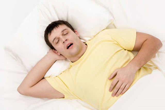 5 thói quen khi ngủ nhiều người mắc hại hơn thức khuya, dễ khiến bạn già nua và “đoản mệnh” - 5