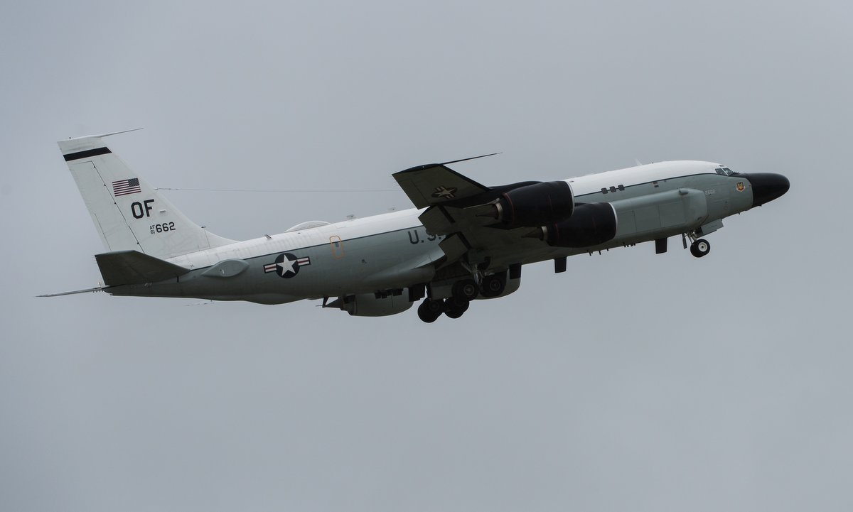 Một chiếc RC-135S Mỹ cất cánh làm nhiệm vụ hồi năm 2019. Ảnh: USAF.