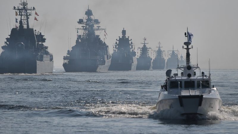 Hạm đội Baltic của Nga trong đội hình duyệt binh nhân Ngày Hải quân tại St.Petersburg, Nga, ngày 28/7/2019. Ảnh: Sputnik.