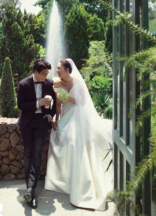 Nữ diễn viên và chồng chọn một phim trường ở Bình Dương với khung cảnh thiên nhiên, bình yên để thực hiện bộ ảnh.