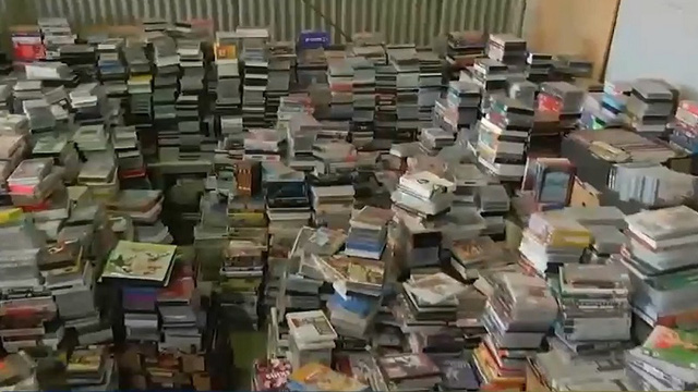 Thú vui sưu tầm băng VHS của cặp đôi người Australia - Ảnh 1. Thú vui sưu tầm băng VHS của cặp đôi người Australia - Ảnh 1.