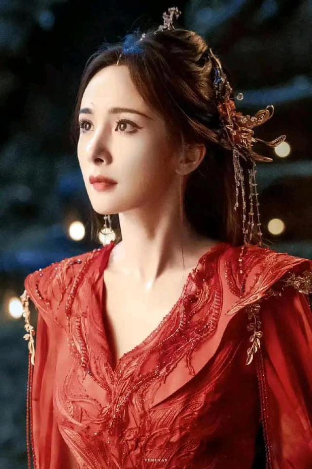Loạt mỹ nhân cổ trang Hoa ngữ trong váy áo đỏ rực: Dương Mịch - Địch Lệ Nhiệt Ba - Lưu Thi Thi, ai đẹp hơn ai - Ảnh 1.