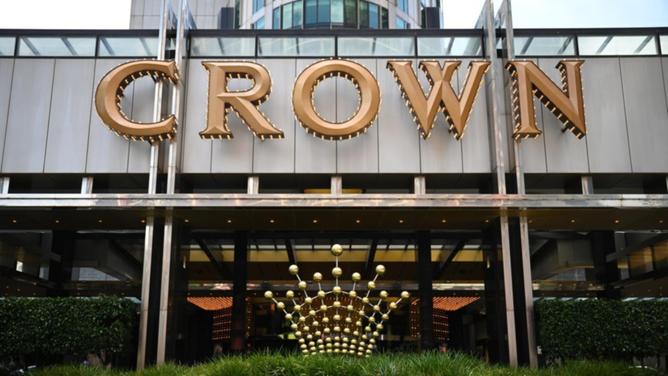Melbourne's Crown Casino will be obliged to stop people gambling for more than 12 hours in a day. (James Ross/AAP PHOTOS)