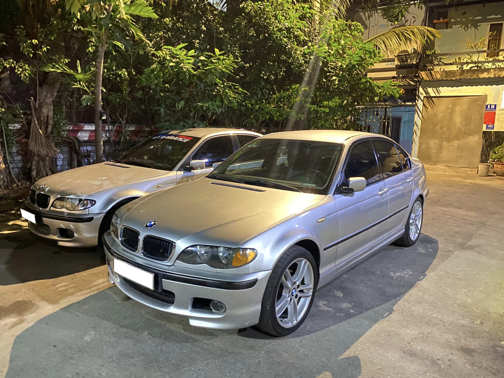 Bộ đôi BMW E46 giá 380 triệu đồng, chủ xe chia sẻ: Tặng Honda Airblade nếu mua combo, chơi chán quay đầu 38 triệu tháng đầu tiên - Ảnh 2.
