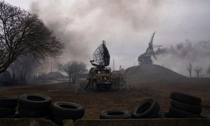Trận địa phòng không Ukraine bị Nga phá hủy hồi năm 2022. Ảnh: AP