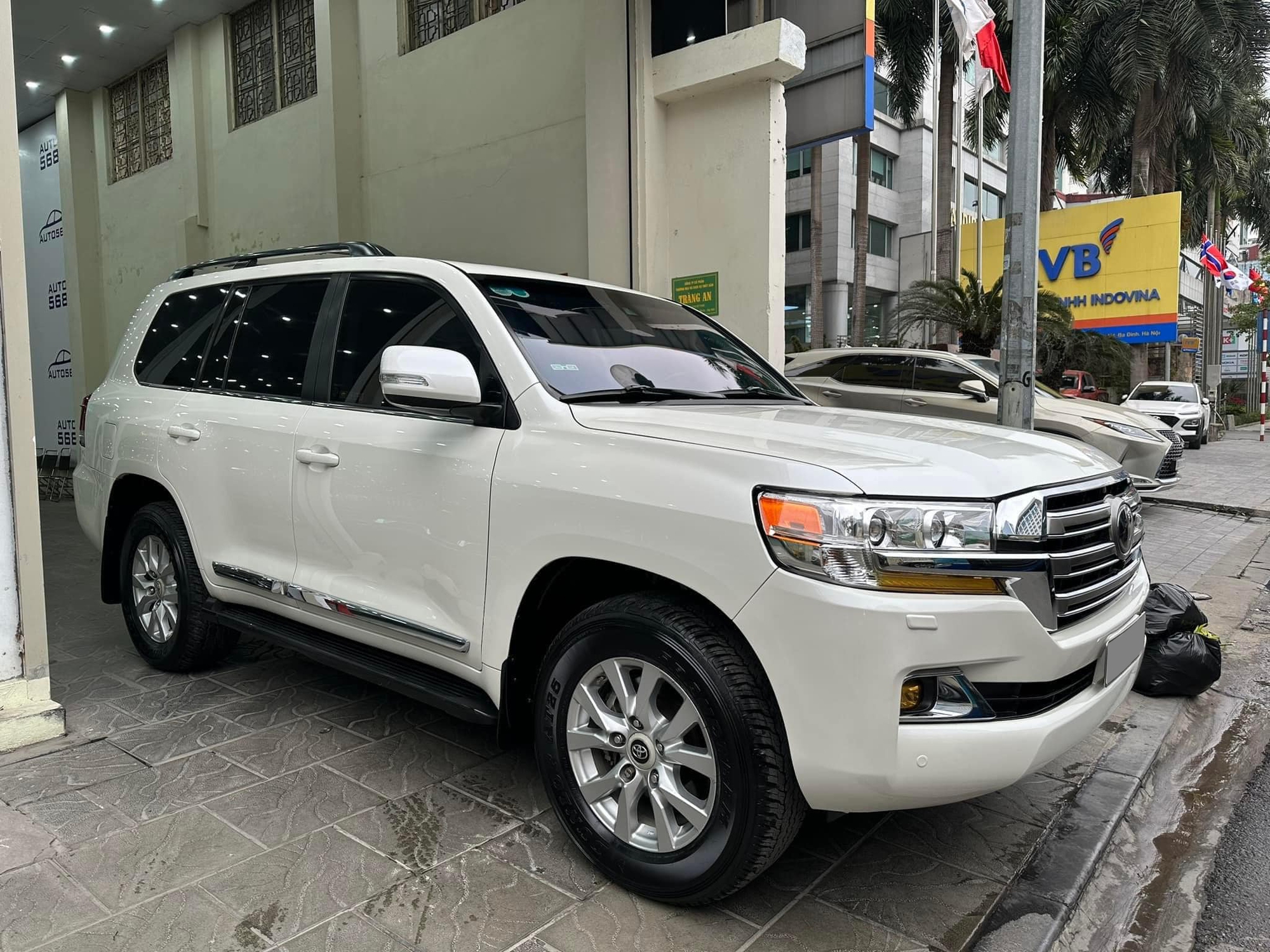 Toyota Land Cruiser 7 năm tuổi, chạy 55k km bán lại vẫn đắt hơn LC mới 2022 - Ảnh 2.