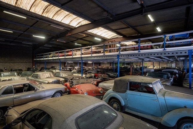 Phát hiện bộ sưu tập hàng trăm xe cổ tại Hà Lan - Ảnh 1.