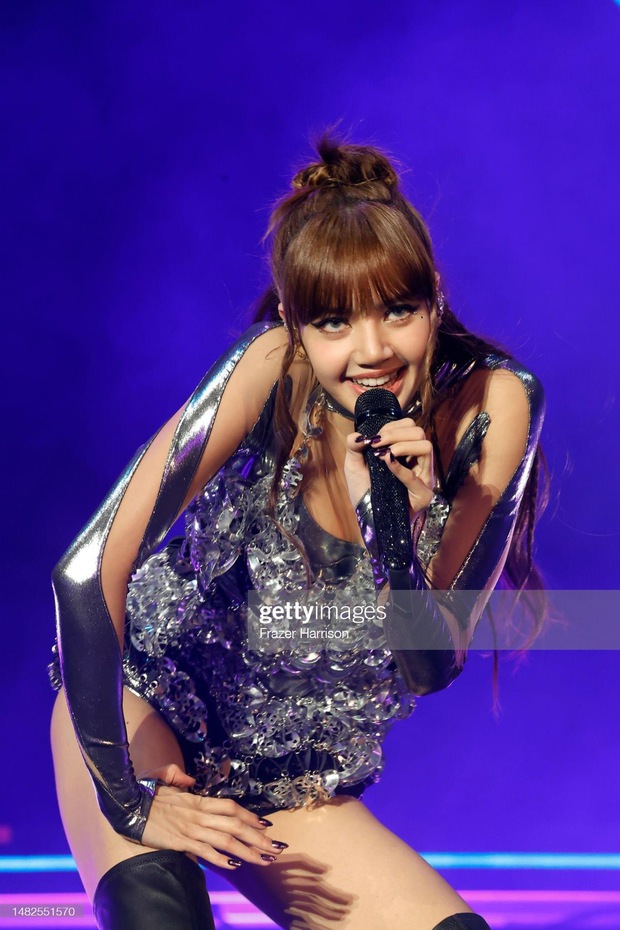 Lisa gây sốt với vóc dáng siêu thực: Hot nhất dàn nghệ sĩ Coachella, BLACKPINK cũng không làm lại! - Ảnh 5.