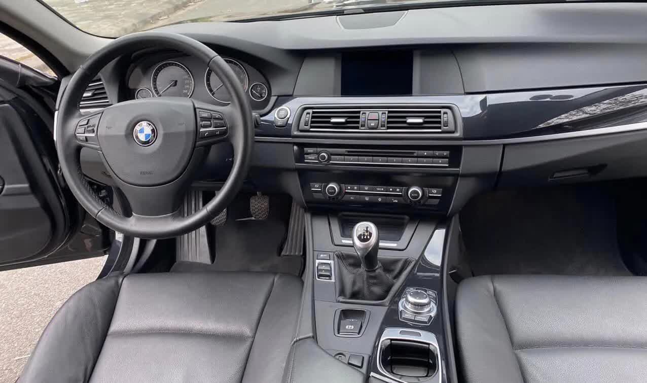 BMW 528i 2012 độc nhất Việt Nam nhờ một chi tiết: Rao bán 700 triệu đồng, có lịch sử xe độc đáo - Ảnh 4.