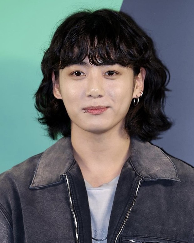 Jungkook (BTS) đứng đầu tìm kiếm vì mái tóc lạ - Ảnh 2.