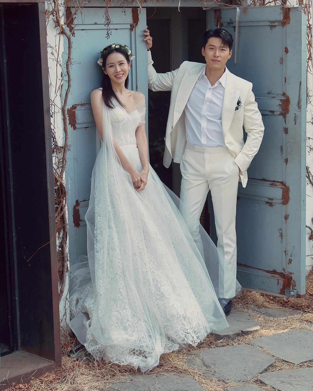 Ảnh cưới chưa công bố của Son Ye Jin và Hyun Bin hút triệu Like - 1