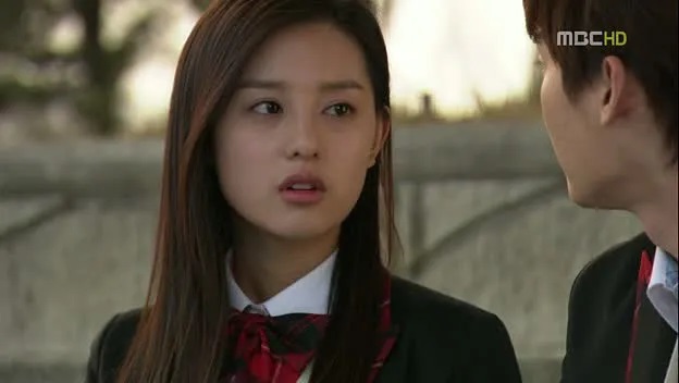 Kim Ji Won trong Gia đình là số một phần 3.