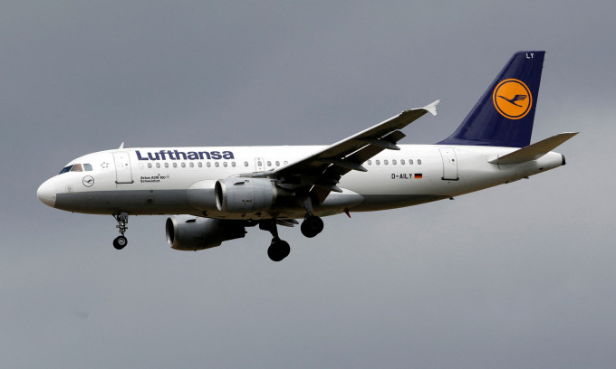 Máy bay của Lufthansa hạ cánh tại Pháp hồi năm 2017. Ảnh: Reuters