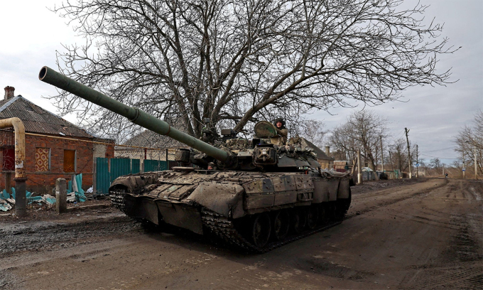 Xe tăng Ukraine tại Chasov Yar tháng 3/2023. Ảnh: Reuters