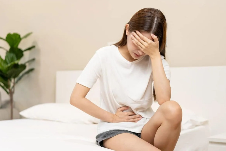 Khi gan không khỏe, da có thể xuất hiện mụn trứng cá, lỗ chân lông to. (Ảnh minh họa).