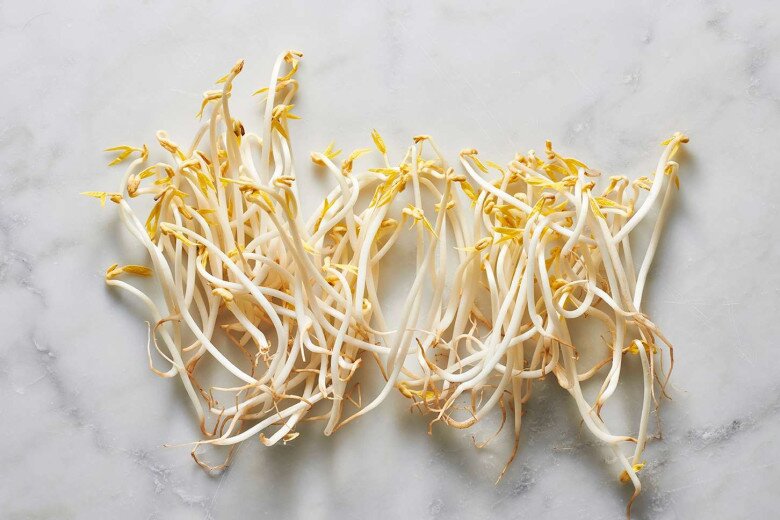 Giá đỗ là lựa chọn hợp lý để hỗ trợ quá trình phục hồi gan. (Ảnh minh họa).
