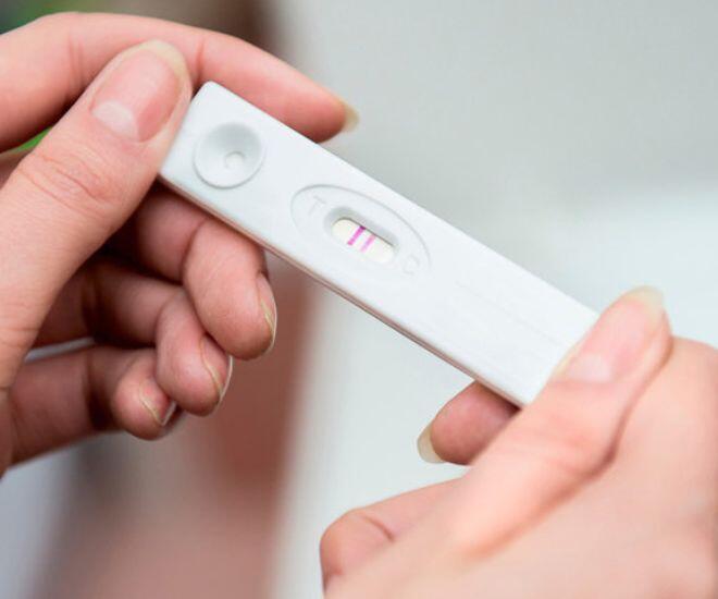 Có thời điểm, mẹ chồng tôi nghi ngờ tôi mới là người có vấn đề, vì phụ nữ mới là người sinh nở. (Ảnh minh họa)