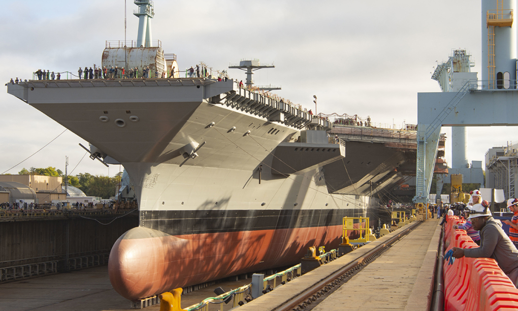 Tàu sân bay USS John F. Kennedy trong ụ nổi tại nhà máy đóng tàu ở Newport News, bang Virginia, Mỹ tháng 10/2019. Ảnh: US Navy