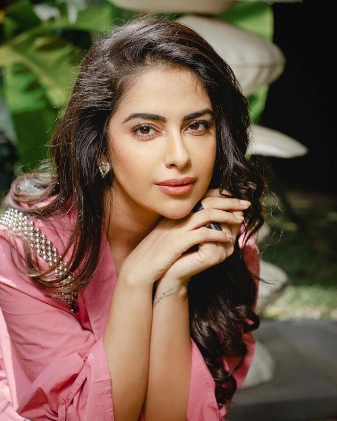 Avika Gor lột xác trở thành một nữ nghệ sĩ xinh đẹp và quyến rũ. 