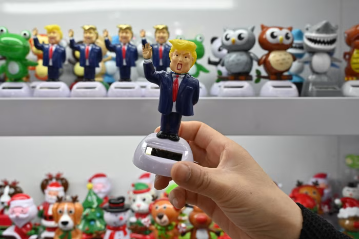 Mô hình đồ chơi hình ông Trump tại một triển lãm ở Nghĩa Ô, Trung Quốc. Ảnh: VCG