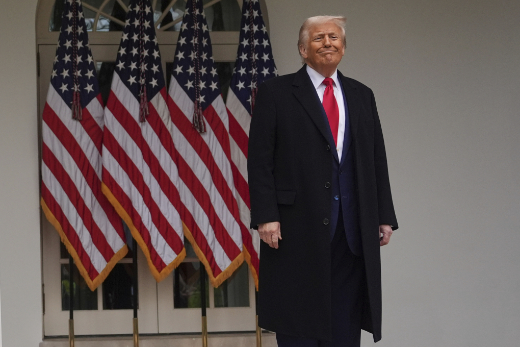 Tổng thống Donald Trump tại Nhà Trắng sau khi công bố các biện pháp thuế mới hôm 2/4. Ảnh: AP