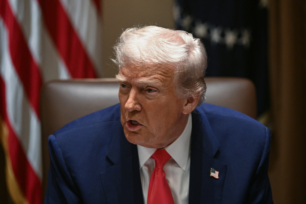 Tổng thống Donald Trump trong một cuộc họp nội các tại Nhà Trắng hôm 10/4. Ảnh: AFP